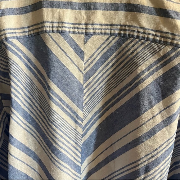 Jones New York Women’s Button down Collared Shirt Size Medium Blue/white VGUC - Picture 5 of 12